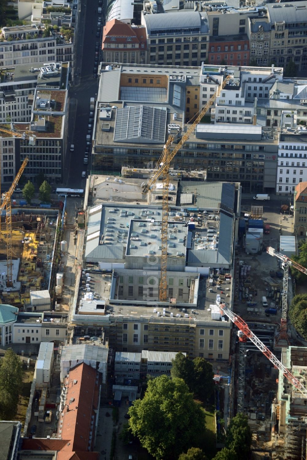 Luftaufnahme Berlin - Sanierung des Verwaltungs- und Magazingebäudes der Staatsoper in Berlin