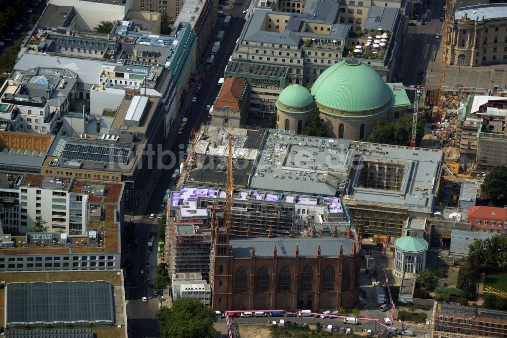 Berlin von oben - Sanierung des Verwaltungs- und Magazingebäudes der Staatsoper in Berlin