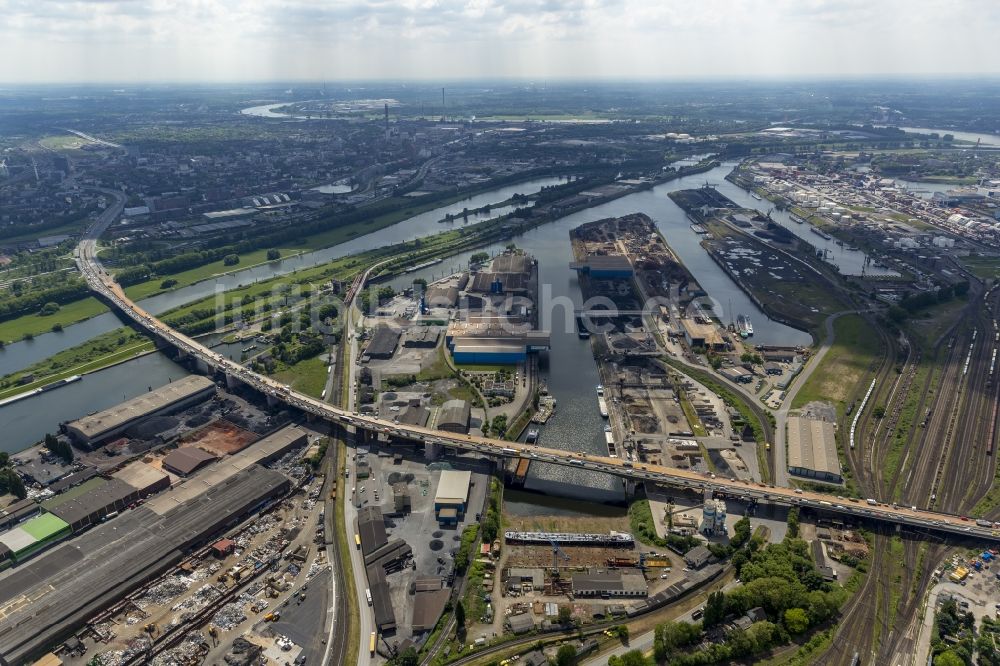 Luftbild Duisburg - Sanierungs- und Instandsetzungsarbeiten am Bauwerk der Berliner Brücke der Bundes- Autobahn BAB A59 über den Rhein-Herne-Kanal und die Ruhr in Duisburg im Bundesland Nordrhein-Westfalen