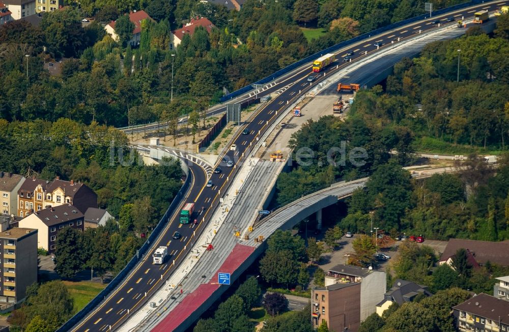 Luftaufnahme Duisburg - Sanierungs- und Instandsetzungsarbeiten am Viadukt- Bauwerk der Berliner Brücke der Bundes- Autobahn BAB A59 über den Rhein-Herne-Kanal und die Ruhr in Duisburg im Bundesland Nordrhein-Westfalen