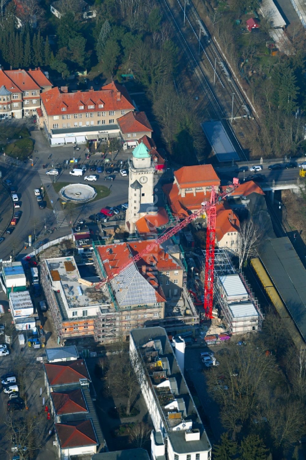 Berlin aus der Vogelperspektive: Sanierungs- und Restaurationsarbeiten am Geschichts- Denkmal des Kasinoensembles im Ortsteil Frohnau in Berlin, Deutschland