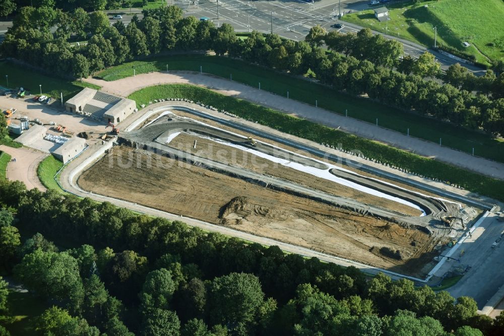 Luftbild Leipzig - Sanierungs- und Restaurationsarbeiten am Geschichts- Denkmal Völkerschlachtdenkmal an der Straße des 18. Oktober in Leipzig im Bundesland Sachsen, Deutschland