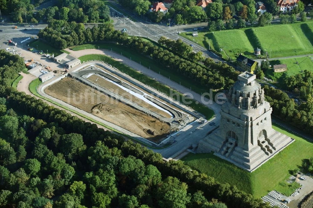 Leipzig aus der Vogelperspektive: Sanierungs- und Restaurationsarbeiten am Geschichts- Denkmal Völkerschlachtdenkmal an der Straße des 18. Oktober in Leipzig im Bundesland Sachsen, Deutschland