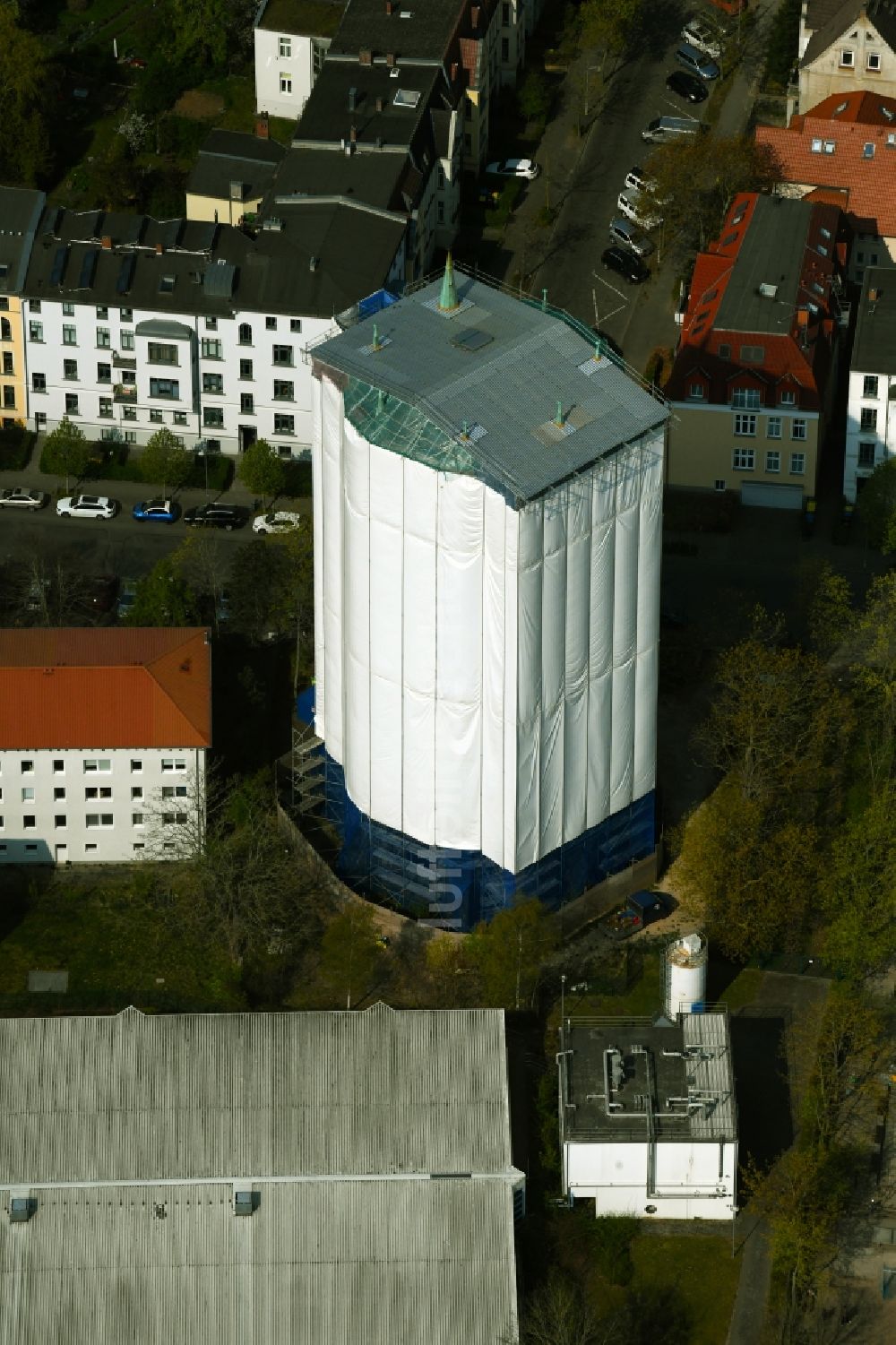 Rostock von oben - Sanierungs- und Restaurationsarbeiten am Geschichts- Denkmal des Wasserturm an der Blücherstraße in Rostock im Bundesland Mecklenburg-Vorpommern, Deutschland