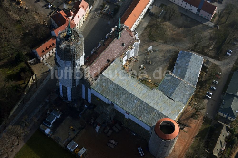 Wittenberg aus der Vogelperspektive: Sanierungs- , Umbau- und Restaurationsarbeiten an Turm und Kirchenbauten der Schlosskirche in Wittenberg in Sachsen-Anhalt