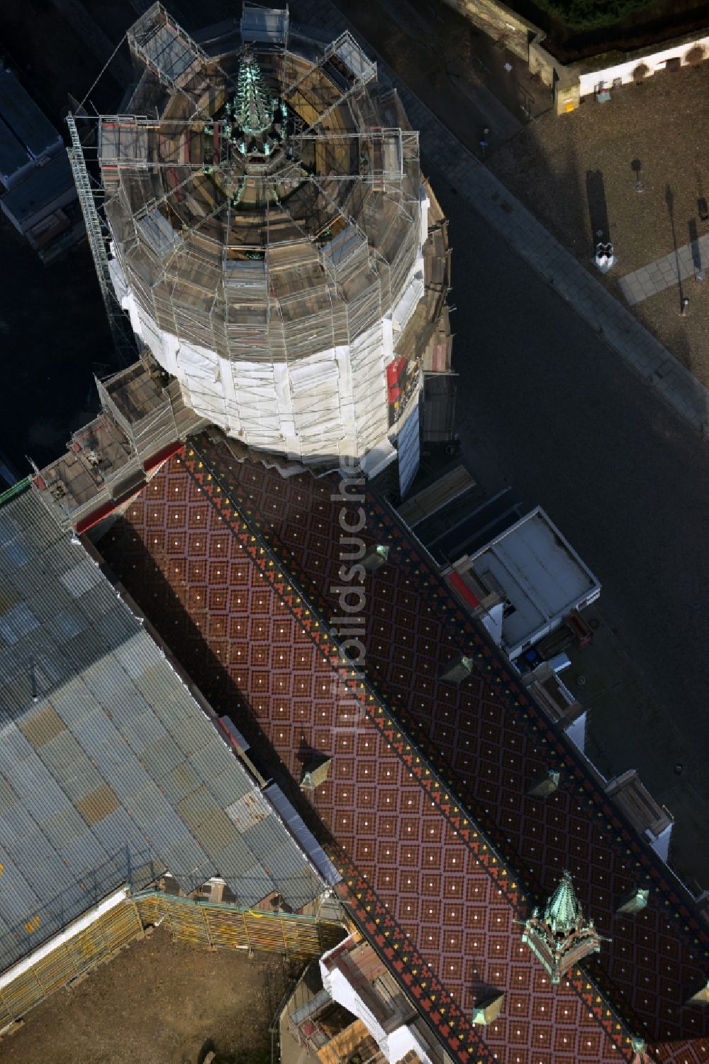 Wittenberg von oben - Sanierungs- , Umbau- und Restaurationsarbeiten an Turm und Kirchenbauten der Schlosskirche in Wittenberg in Sachsen-Anhalt