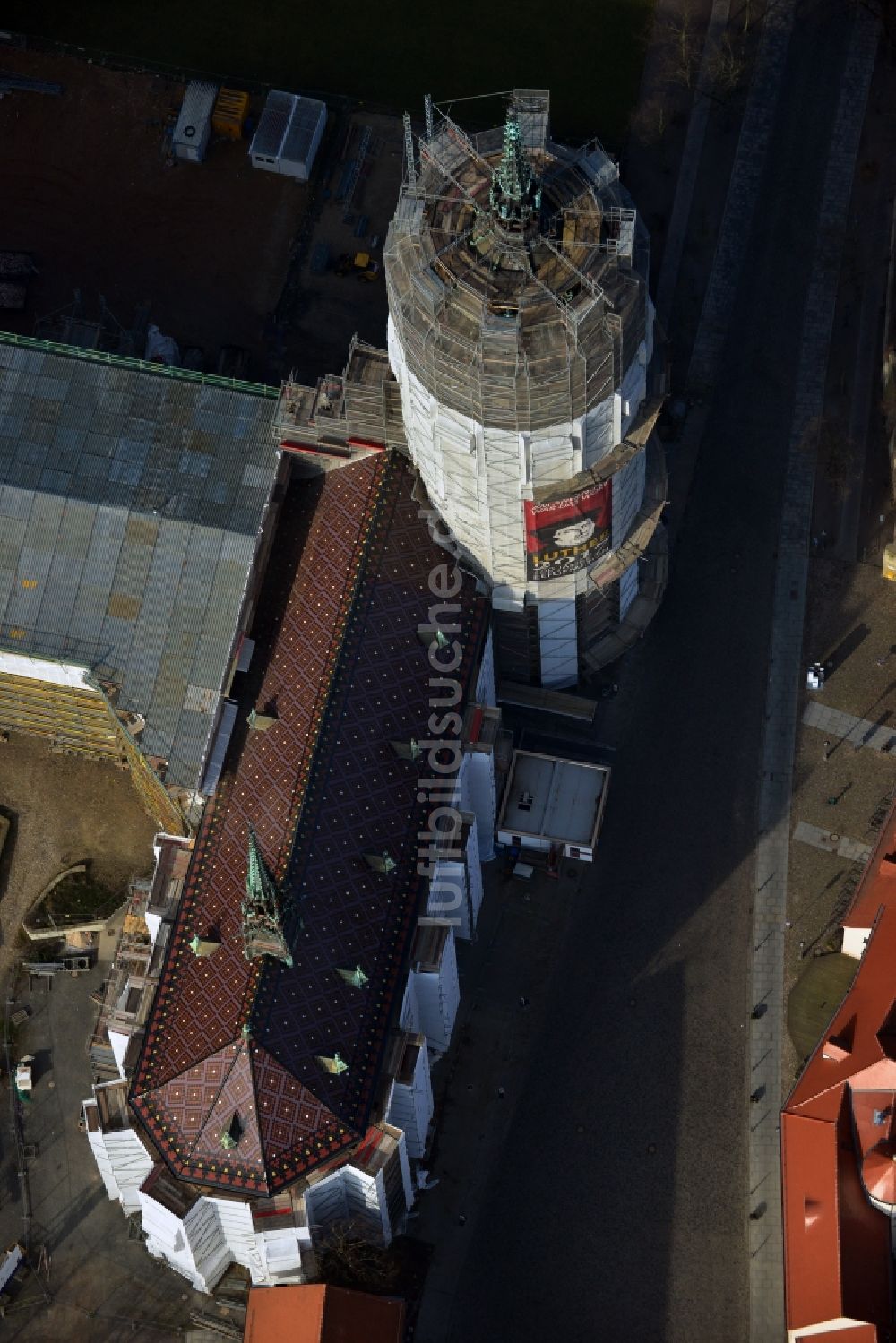 Luftbild Wittenberg - Sanierungs- , Umbau- und Restaurationsarbeiten an Turm und Kirchenbauten der Schlosskirche in Wittenberg in Sachsen-Anhalt