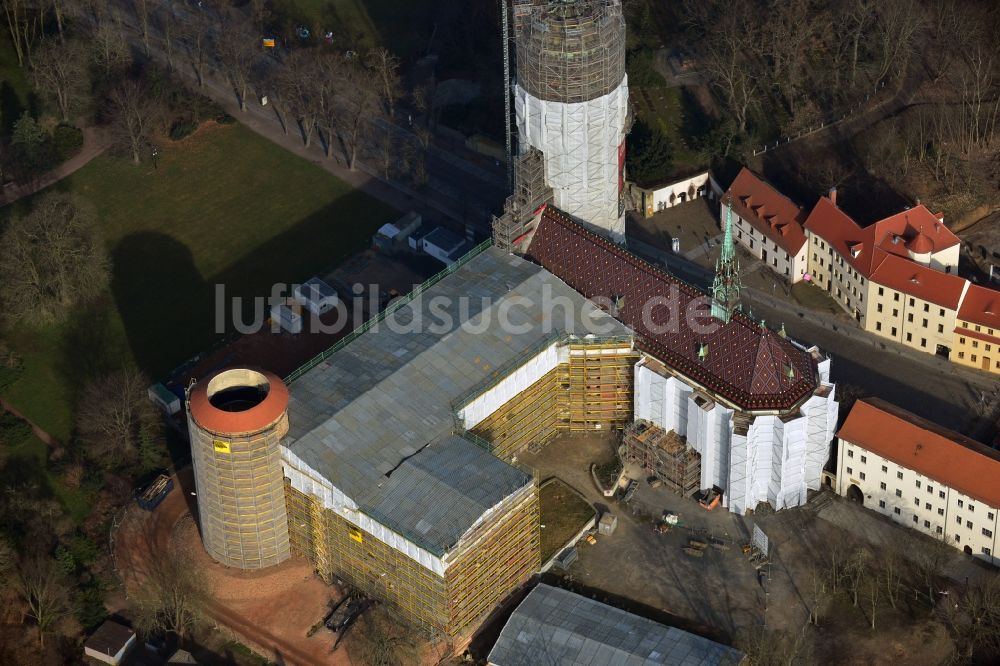 Wittenberg aus der Vogelperspektive: Sanierungs- , Umbau- und Restaurationsarbeiten an Turm und Kirchenbauten der Schlosskirche in Wittenberg in Sachsen-Anhalt