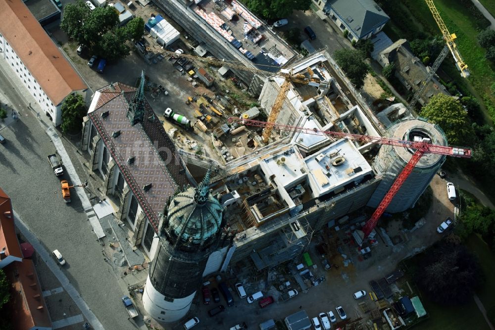 Luftbild Lutherstadt Wittenberg - Sanierungs- , Umbau- und Restaurationsarbeiten an Turm und Kirchenbauten der Schlosskirche in Wittenberg in Sachsen-Anhalt