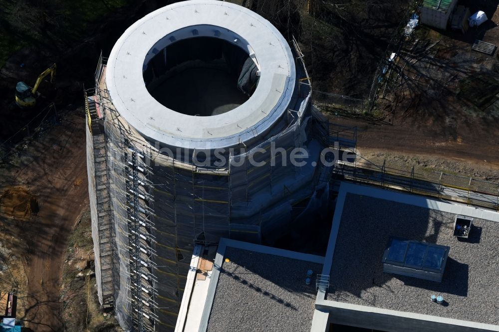 Luftbild Lutherstadt Wittenberg - Sanierungs- , Umbau- und Restaurationsarbeiten am Turm der Schlosskirche in Wittenberg in Sachsen-Anhalt