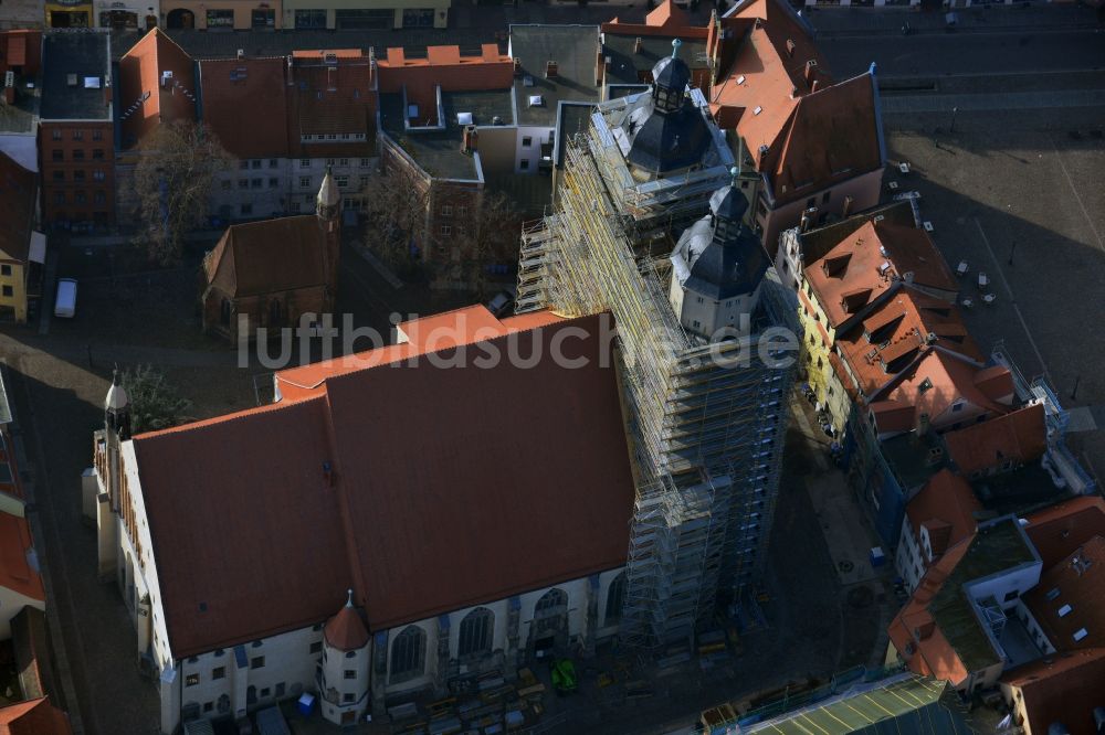 Luftaufnahme Wittenberg - Sanierungs- , Umbau- und Restaurationsarbeiten zur General- Sanierung der Stadtkirche St. Marien in Wittenberg in Sachsen-Anhalt