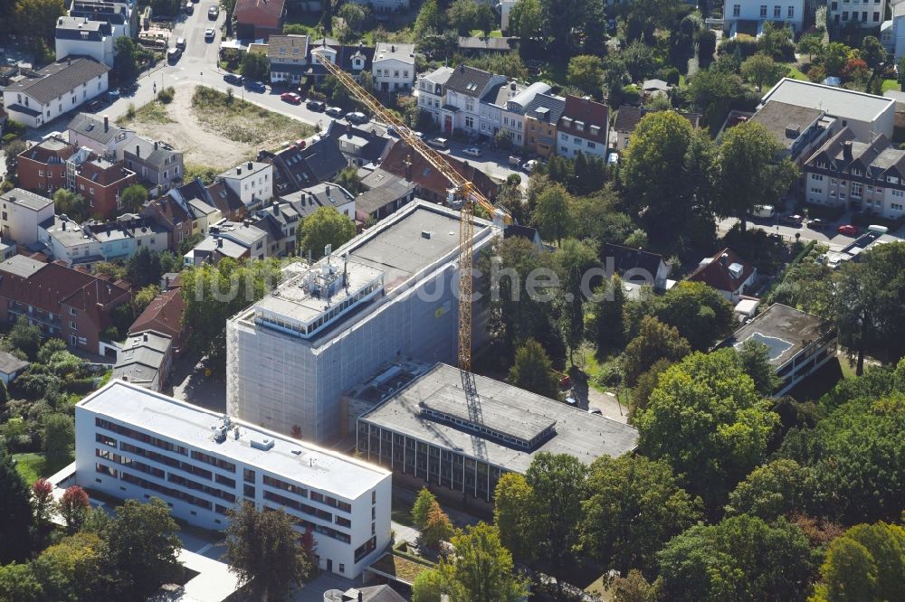 Lübeck aus der Vogelperspektive: Sanierungsarbeiten am Amtsgericht Lübeck in Lübeck im Bundesland Schleswig-Holstein, Deutschland