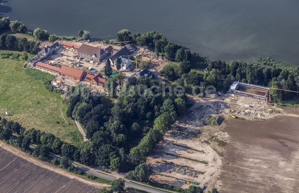 Malente von oben - Sanierungsarbeiten und Ausbau Gutshaus und Landgut Gut Rothensande in Malente im Bundesland Schleswig-Holstein, Deutschland