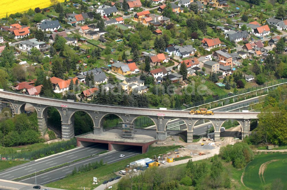 Luftaufnahme Chemnitz - Sanierungsarbeiten am Bahrebachmühlenviadukt in Chemnitz / Sachsen