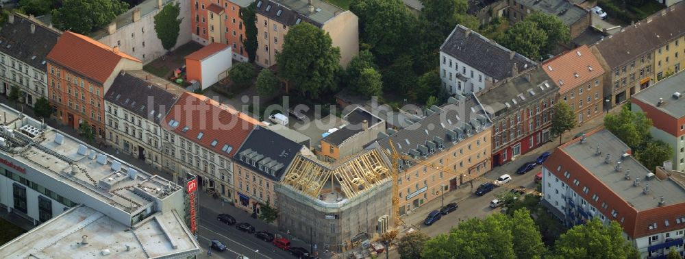 Luftbild Berlin - Sanierungsarbeiten und Baustelle am Köllnischen Platz im Ortsteil Köpenick in Berlin