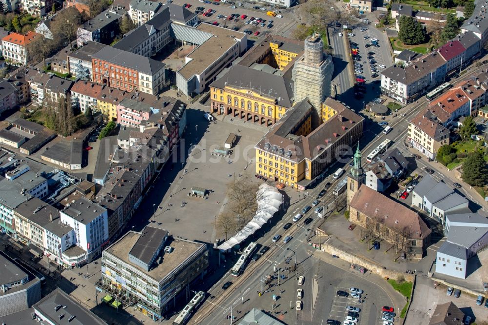 Witten aus der Vogelperspektive: Sanierungsarbeiten am Gebäude der Stadtverwaltung - Rathaus im Ortsteil Bommern in Witten im Bundesland Nordrhein-Westfalen