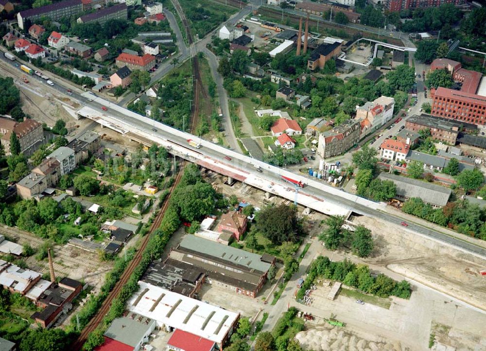 Luftaufnahme Cottbus / Brandenburg - Sanierungsarbeiten am südlichen Cottbusser Stadring durch die Fa SCHÄLERBAU BERLIN GmbH.