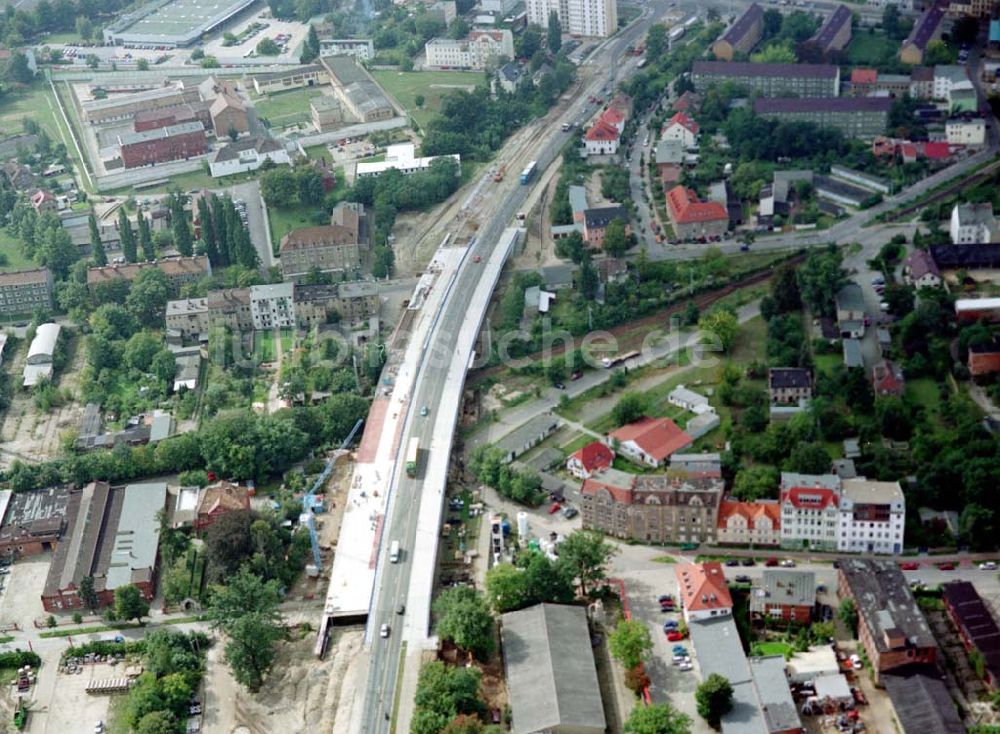 Luftbild Cottbus / Brandenburg - Sanierungsarbeiten am südlichen Cottbusser Stadring durch die Fa SCHÄLERBAU BERLIN GmbH.