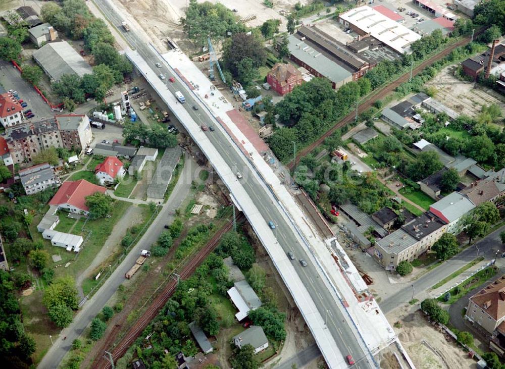 Luftbild Cottbus / Brandenburg - Sanierungsarbeiten am südlichen Cottbusser Stadring durch die Fa SCHÄLERBAU BERLIN GmbH.