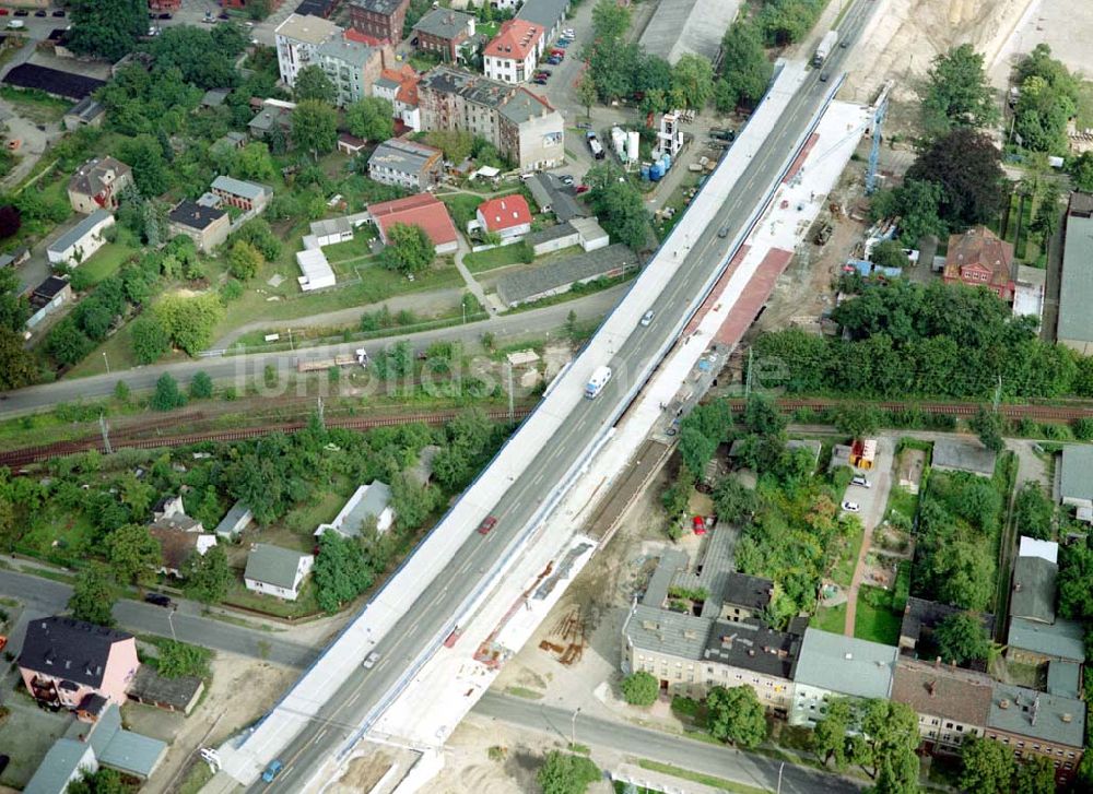 Luftaufnahme Cottbus / Brandenburg - Sanierungsarbeiten am südlichen Cottbusser Stadring durch die Fa SCHÄLERBAU BERLIN GmbH.