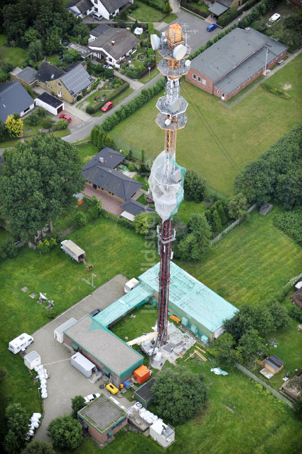 Luftaufnahme Garding - Sanierungsarbeiten am Sendemast Garding / Eiderstedt