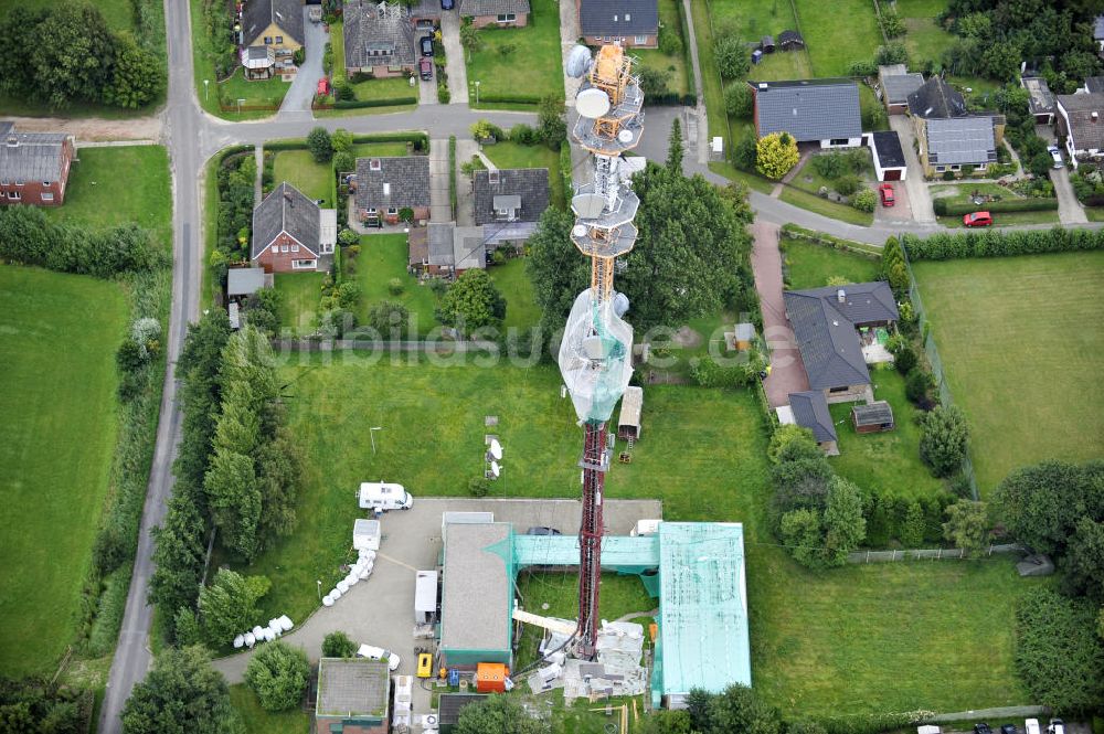 Garding aus der Vogelperspektive: Sanierungsarbeiten am Sendemast Garding / Eiderstedt