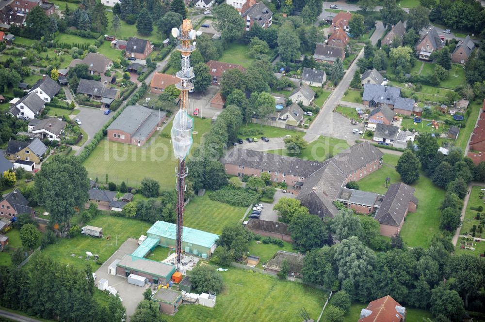 Garding aus der Vogelperspektive: Sanierungsarbeiten am Sendemast Garding / Eiderstedt