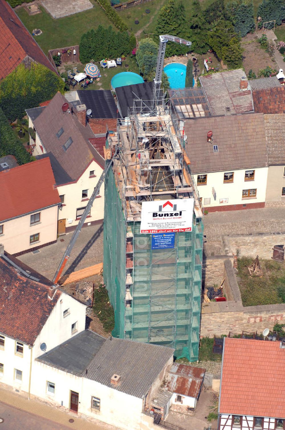  aus der Vogelperspektive: Sanierungsarbeiten an der St.Wigberti Kirche in Allstedt