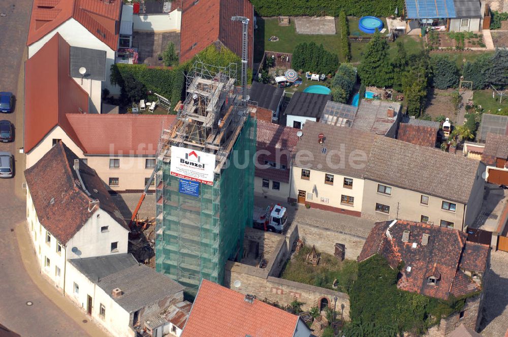  von oben - Sanierungsarbeiten an der St.Wigberti Kirche in Allstedt