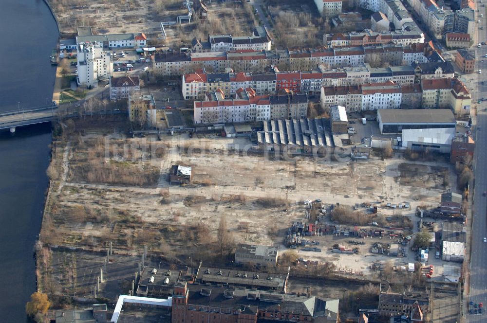 Berlin von oben - Sanierungsgebiet Niederschöneweide und Bärenquell-Brauerei in Berlin