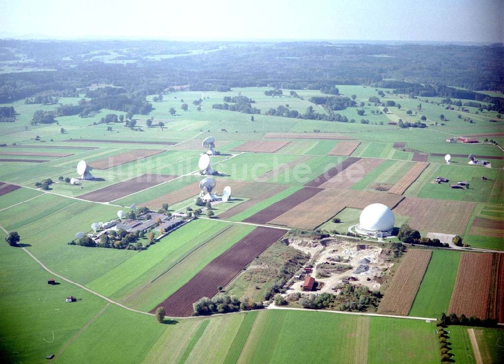 Luftaufnahme Aristing - Satellitenempfangs- und Sendeanlagen der TELEKOM bei Aristing in Bayern.