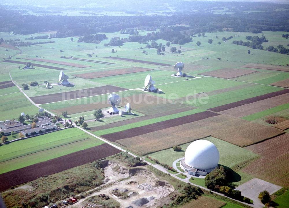 Luftbild Aristing - Satellitenempfangs- und Sendeanlagen der TELEKOM bei Aristing in Bayern.