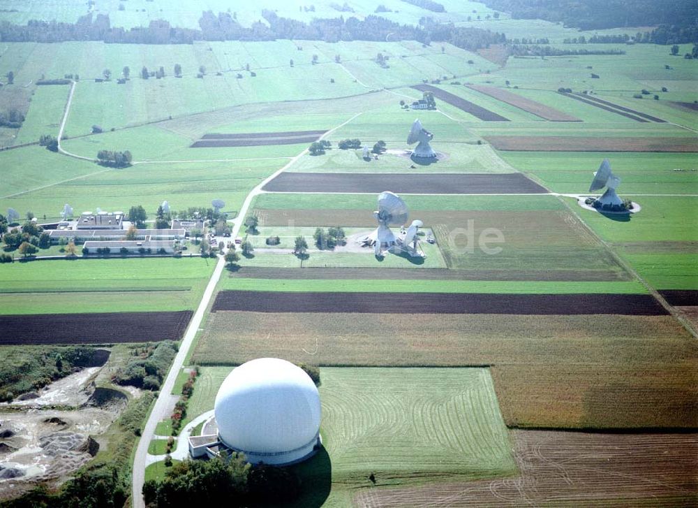 Luftaufnahme Aristing - Satellitenempfangs- und Sendeanlagen der TELEKOM bei Aristing in Bayern.