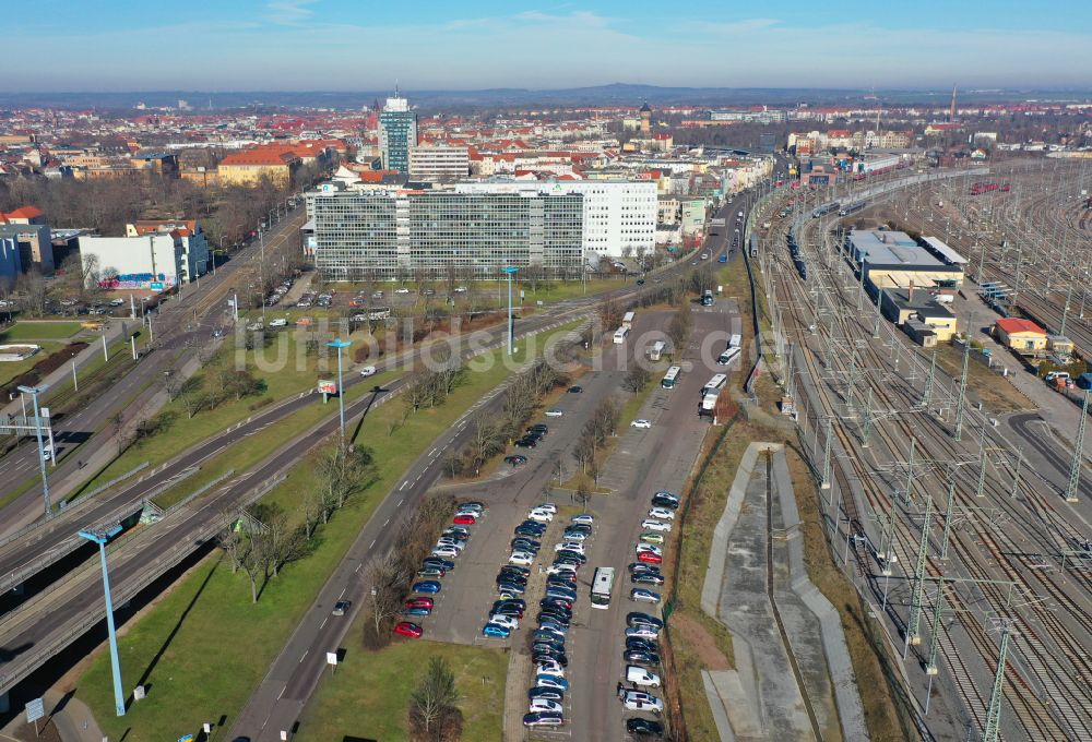 Halle (Saale) aus der Vogelperspektive: Schienen- Gleis- und Oberleitungsstrang entlang der Delitzscher Straße im Streckennetz der Deutschen Bahn in Halle (Saale) im Bundesland Sachsen-Anhalt, Deutschland