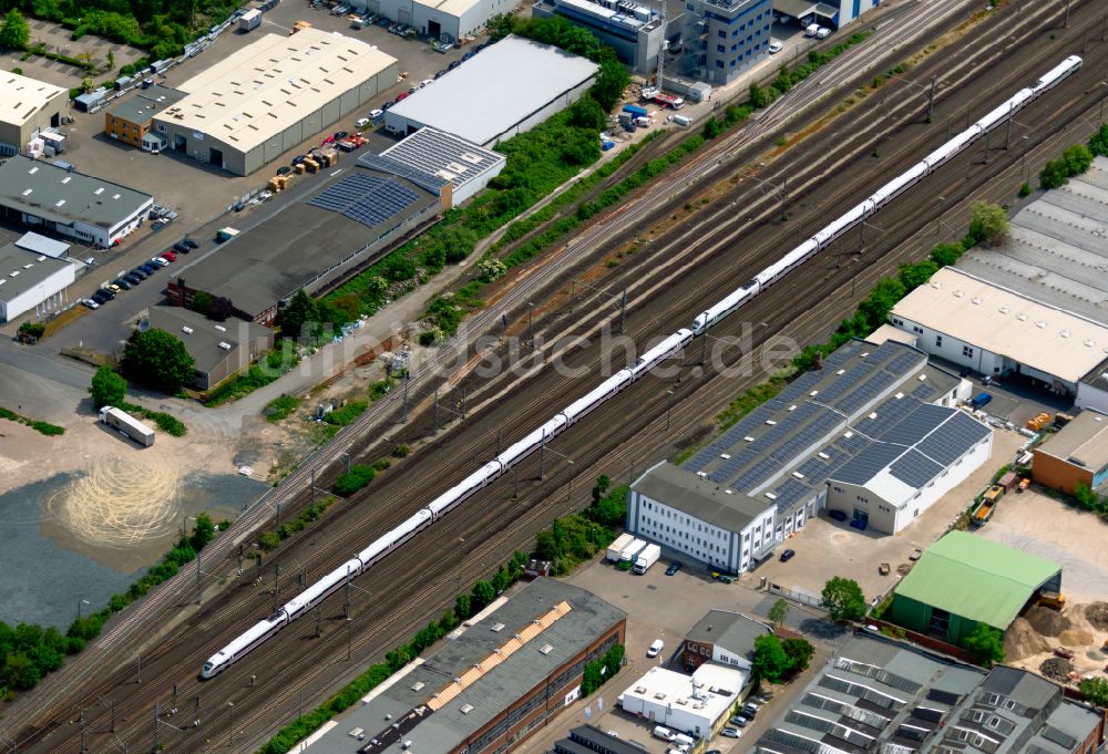 Luftaufnahme Hannover - Schienen- Gleis- und Oberleitungsstrang im Streckennetz der Deutschen Bahn in Hannover im Bundesland Niedersachsen, Deutschland