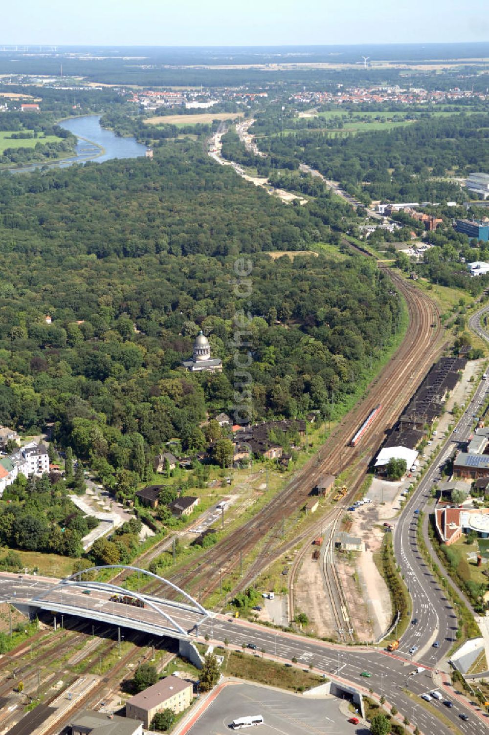 Luftbild Dessau - Schienentrasse der Deutschen Bahn in Nord / Süd- Richtung von Dessau nach Wolfen