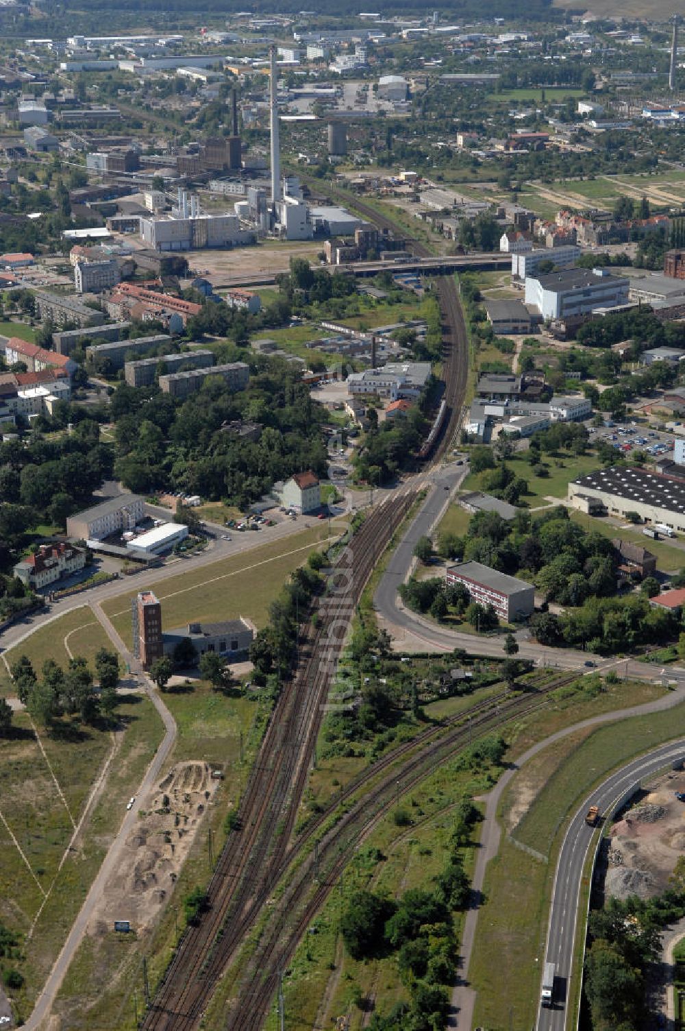 Luftbild Dessau - Schienentrasse der Deutschen Bahn in Nord / Süd- Richtung von Dessau nach Wolfen