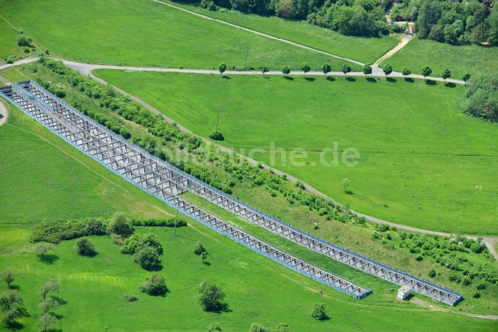 Hofheim am Taunus aus der Vogelperspektive: Schienentunnel - Viadukt der Deutschen Bahn in Hofheim am Taunus im Bundesland Hessen