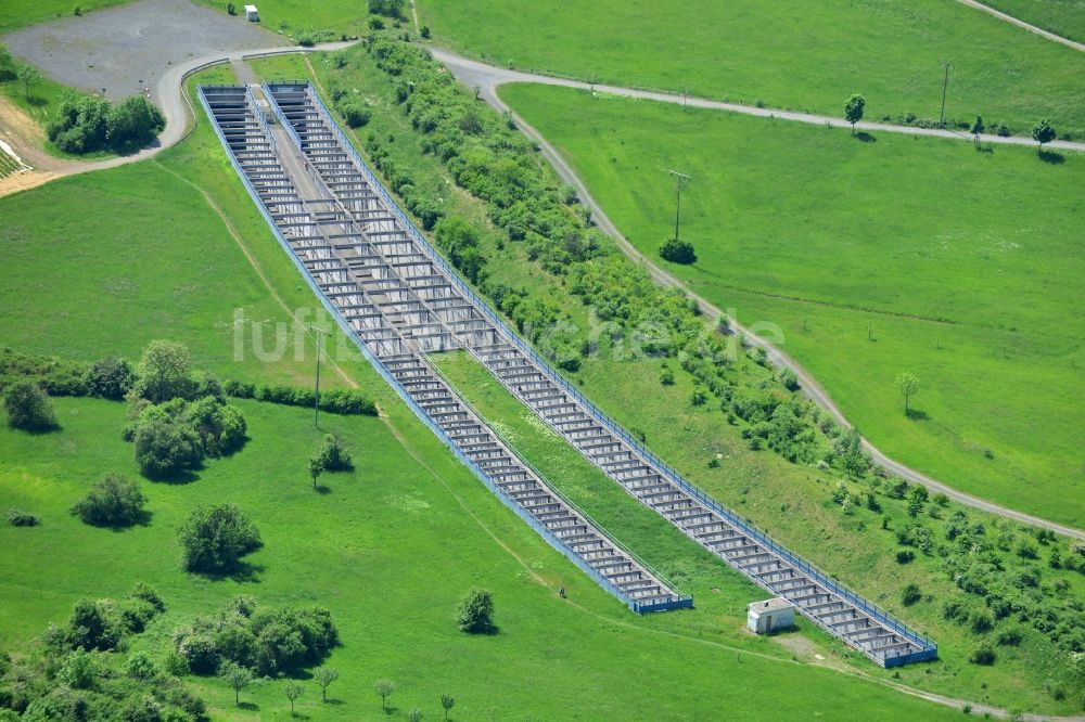 Luftbild Hofheim am Taunus - Schienentunnel - Viadukt der Deutschen Bahn in Hofheim am Taunus im Bundesland Hessen