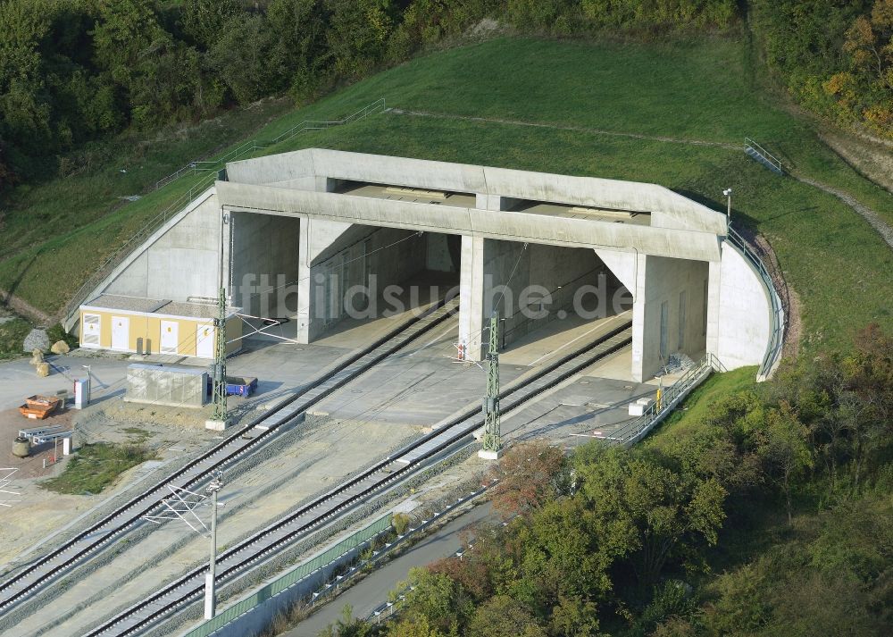 Luftaufnahme Karsdorf - Schienentunnel - Viadukt der Deutschen Bahn in Karsdorf im Bundesland Sachsen-Anhalt