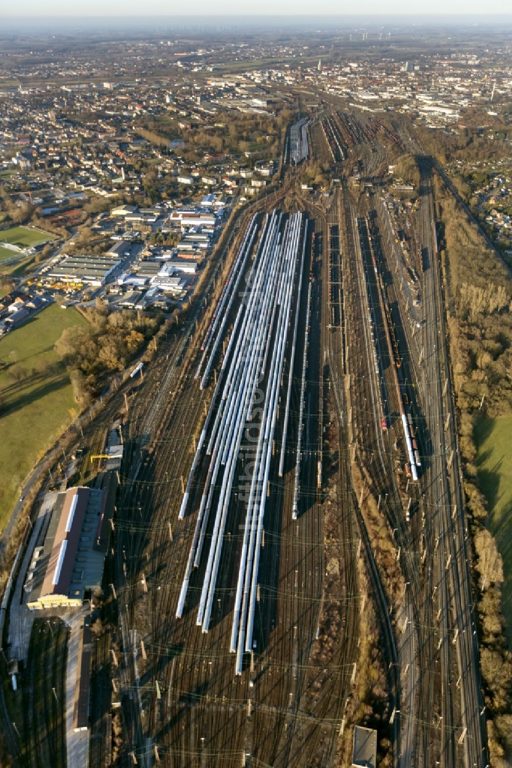 Hamm von oben - Schienenverkehr auf dem Rangier- und Güterbahnhof in Hamm im Bundesland Nordrhein-Westfalen