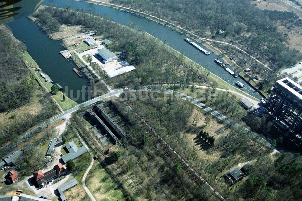 Luftaufnahme Niederfinow - Schiffshebewerk am Finowkanal