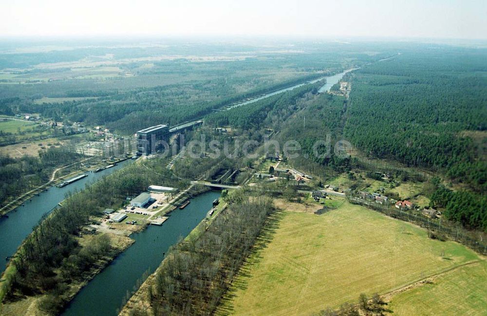 Niederfinow aus der Vogelperspektive: Schiffshebewerk am Finowkanal