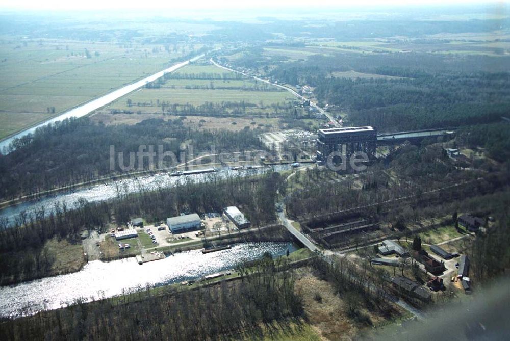 Niederfinow aus der Vogelperspektive: Schiffshebewerk am Finowkanal