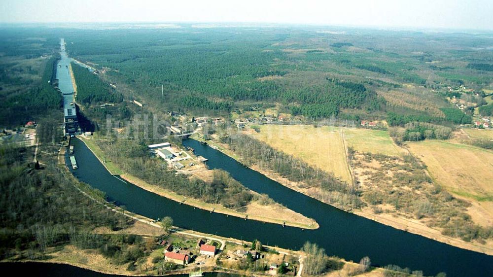 Niederfinow aus der Vogelperspektive: Schiffshebewerk am Finowkanal