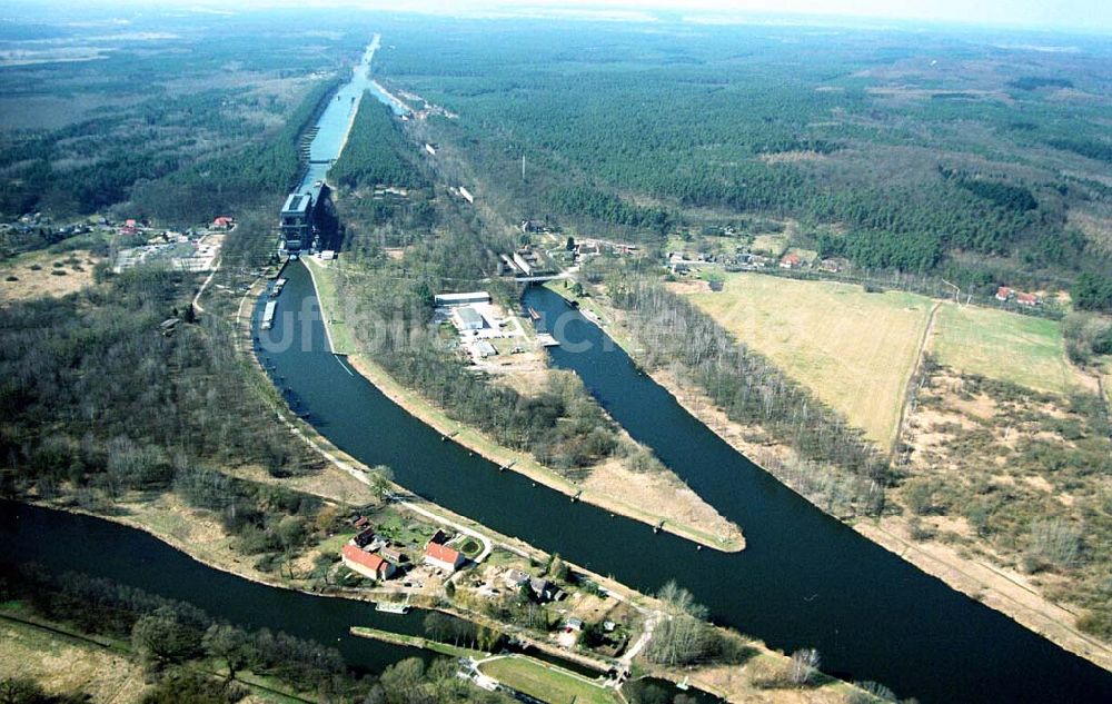 Luftaufnahme Niederfinow - Schiffshebewerk am Finowkanal