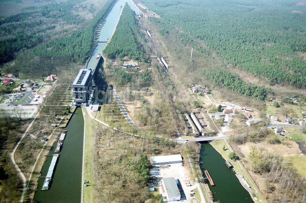 Niederfinow aus der Vogelperspektive: Schiffshebewerk am Finowkanal