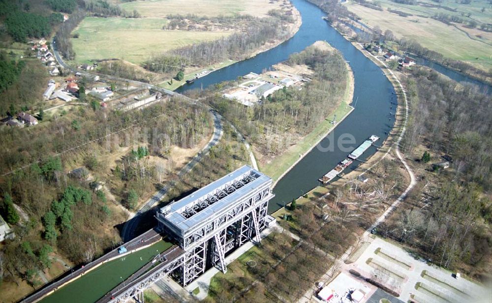 Luftaufnahme Niederfinow - Schiffshebewerk am Finowkanal