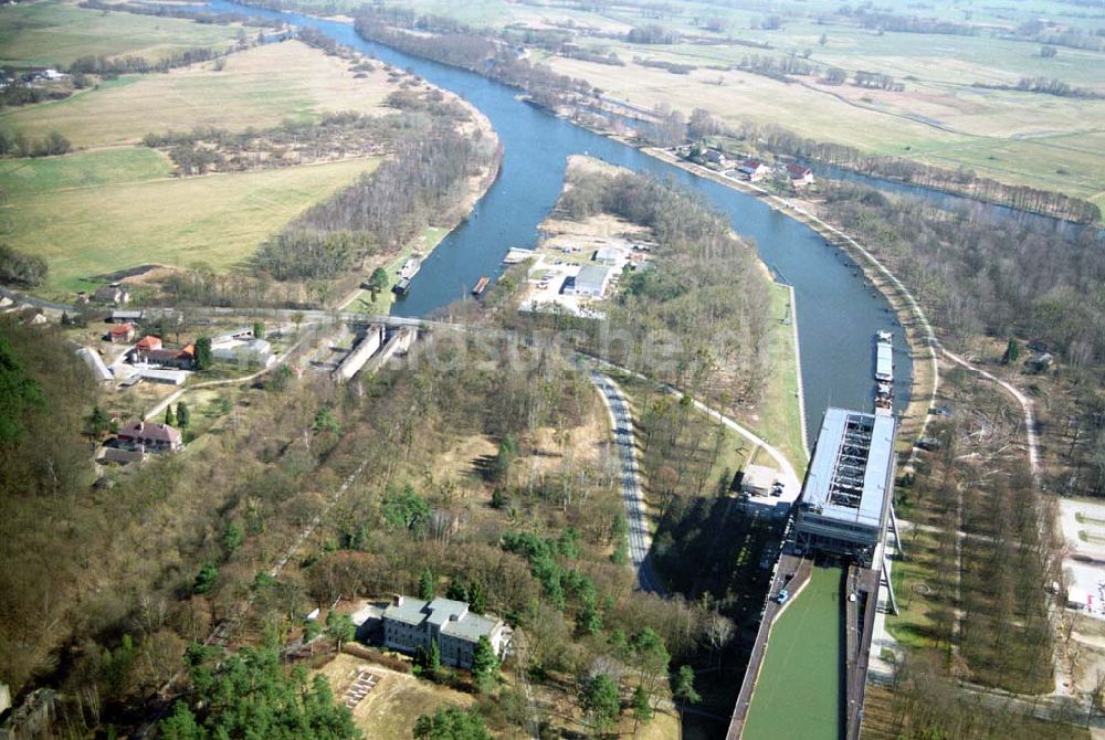 Niederfinow aus der Vogelperspektive: Schiffshebewerk am Finowkanal