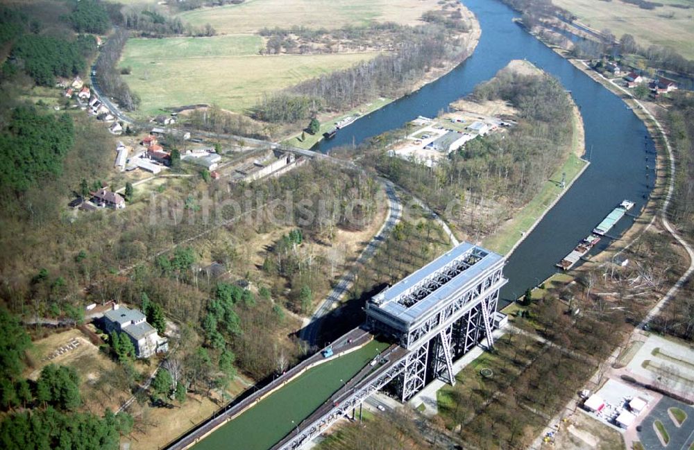 Luftaufnahme Niederfinow - Schiffshebewerk am Finowkanal